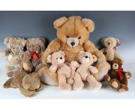 Seven Steiff teddy bears, comprising No. 0320/65, No. 11471, No. 111327, No. 0238/28 Petsy, Floppy Teddy and two others with 