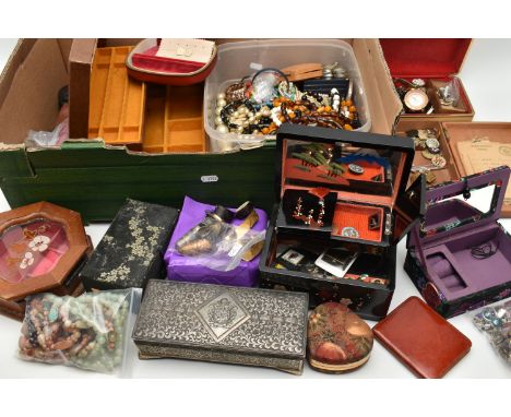 A BOX OF ASSORTED ITEMS, to include an early 20th century garnet brooch with a vacant glass panel to the front and back, a ba