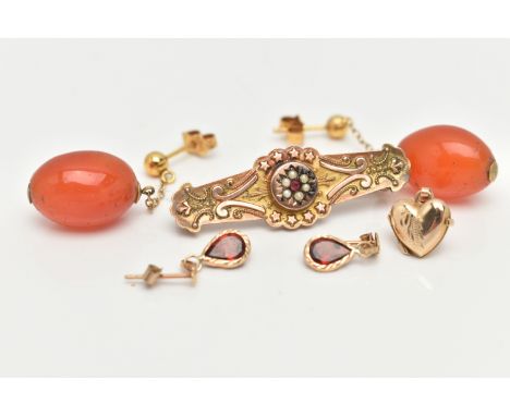 A SMALL ASSORTMENT OF JEWELLERY, to include a late Victorian 9ct gold seed pearl and paste brooch, fitted with a glass panel 