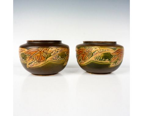 A set of 2 bowl-shaped vases. Decorated in a brown semi-matte finished and adorned in an Art Nouveau style grape pattern. R s