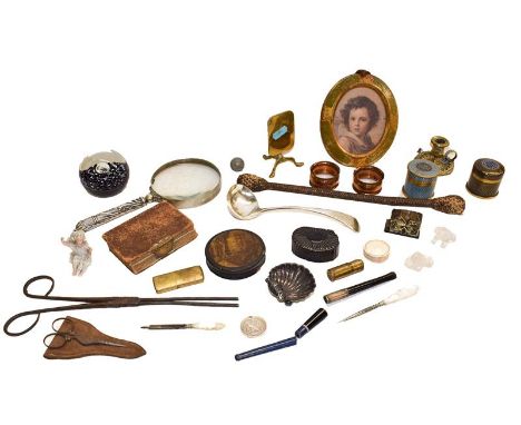 A tray of assorted curios including a bosun's lead persuader, two cloisonne boxes, magnifying glass, silver shell formed slat