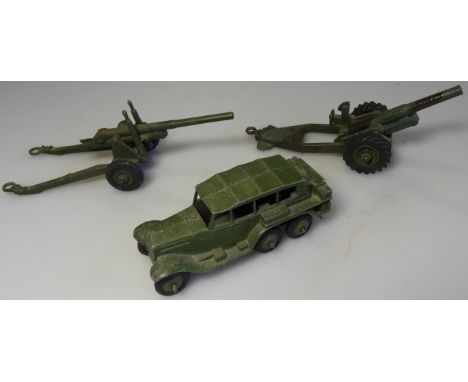 DINKY TOYS - 152B 6 WHEEL RECONNAISSANCE CAR & 2 GUNS, 692&3 