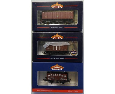 BACHMANN HORLICKS WAGON & 2 VANS 