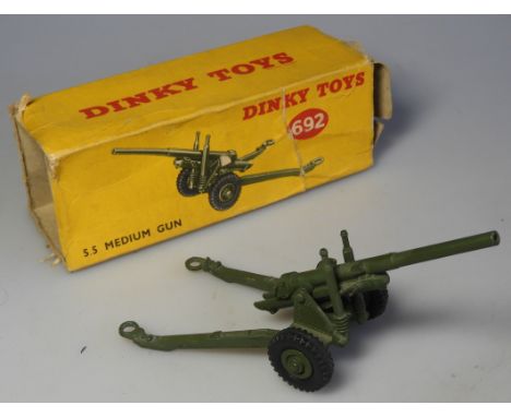 DINKY TOYS - 692 5.5 MEDIUM GUN (POOR BOX) 