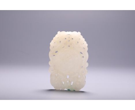 A Chinese jade carved plaque pendant, L 8,5 - W 5,8 cm