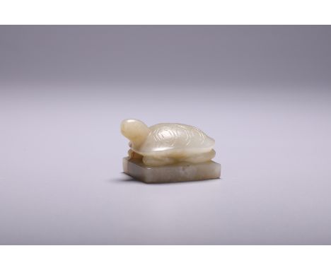 A Chinese jade 'Tortoise' seal, H 2,5 - L 3,3 - W 2,8 cm