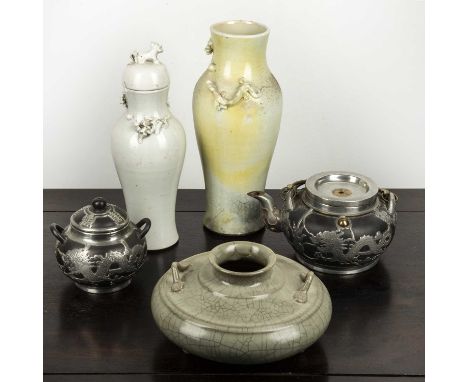 Group of porcelainChinesecomprising of an 19th Century squat crackleware vase with loop handles to the sides, 20cm across, tw