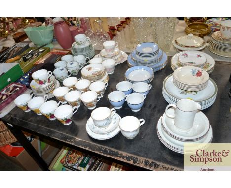 A quantity of various tea and dinnerware to include Saddler Wellington, Royal Kent, Royal Worcester "Herbs" pattern cups and 