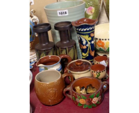 A quantity of ceramics including Denby stoneware Edward VII coronation mug, pair of Honiton pottery vases, Torquay pottery, e