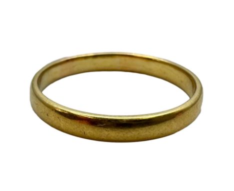 An 18ct gold wedding band ring, 2.4g, O