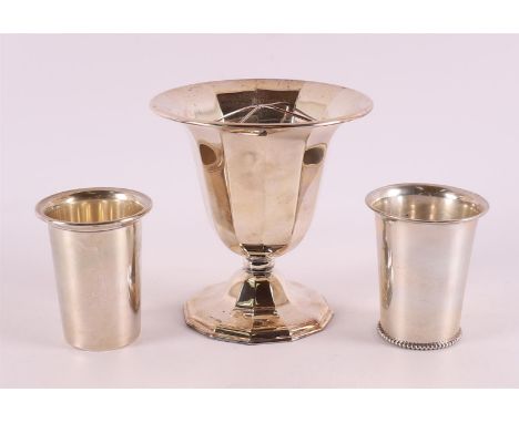 A first grade 925/1000 silver Art Deco style vase, year letter 1977, maker's mark: Van Kempen &amp; Begeer, filled base, gros