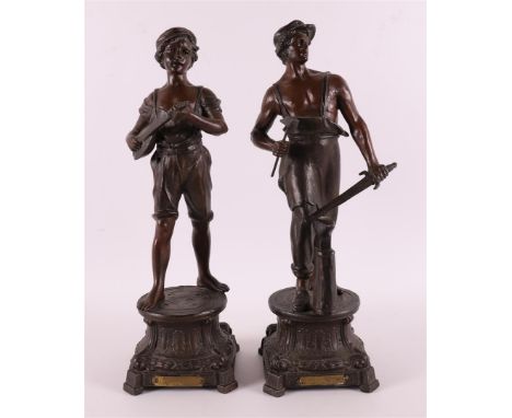 A set of brown patinated white metal 'samac' statues of a lute player and blacksmith, France, around 1900, h 38 cm, to. 2x.
