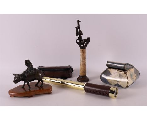 A lot of miscellaneous items, including bronze buffalo and binoculars, 20th century, to. 4x.