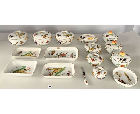 Royal Worcester dinner ware- 2 small lidded dishes, 3 serving dishes, 3 lidded pots, Evesham serving dish and 2 lidded dishes