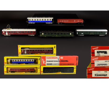 Fleischmann - Quality Collection of Coaches HO Scale From The 1960's / 1970's ( 5 ) In Total. All In Good Condition and Compl