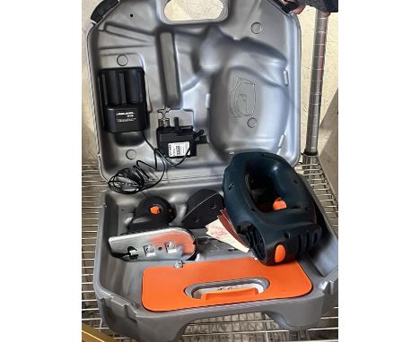 A Black and Decker Quattro sander (untested). Shipping unavailable 