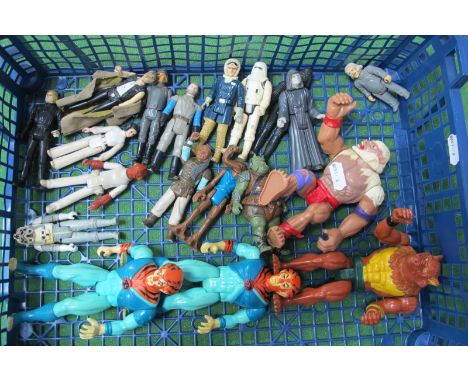 Fifteen Original Star Wars Trilogy Plastic Action Figures, to include Darth Vader Hammerhead, Weequay, Admiral Ackbar, At-At 