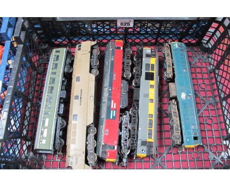 Four 'OO' Gauge/4mm Unboxed Diesel Locomotives, A Triang Class 31, BR blue R/No 31413 and a Hornby (China) Class 31 R/No 3111