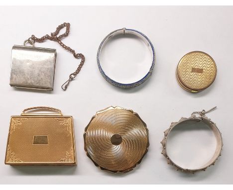 Quantity of costume jewellery including an enamel hinged bangle, a blue hardstone bead necklace with opal spacers, a compact 