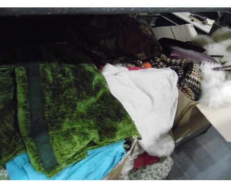 Large quantity of remnants, a bedspread, curtains, rugs, a handbag, etc (3 boxes plus) 