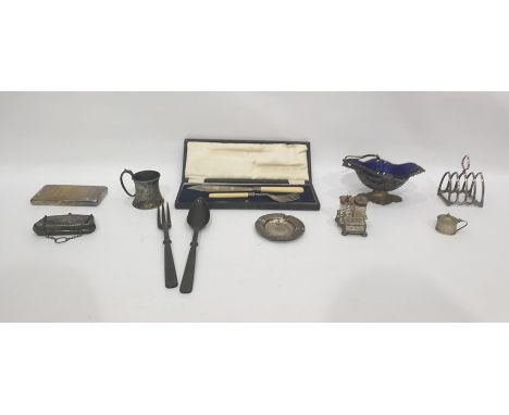 Quantity of silver plated items including an early&nbsp;20th century purse&nbsp;and a cased pair of fish servers, flatware an