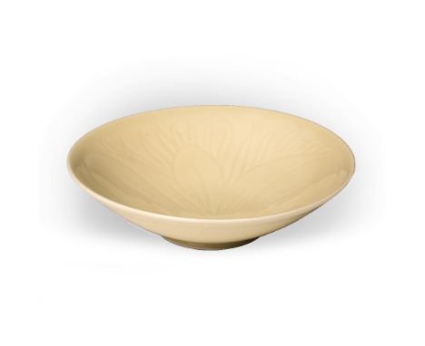 Agnete Hoy (British, 1914-2000) for Bullers Studio, Stoke-on-Trent porcelain bowl, light green celadon glaze over engraved fl
