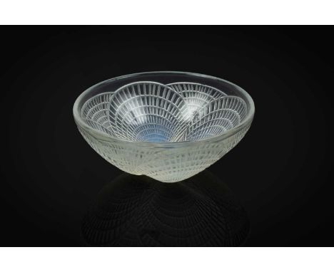 A Lalique Coquilles pattern small bowl iridescent, the base incised mark R Lalique, France, No 4204, 13cm diameter, 6cm high