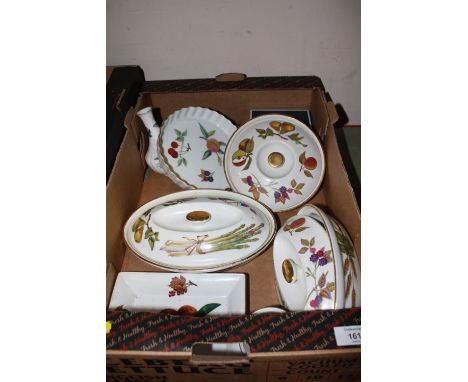A TRAY OF ROYAL WORCESTER EVESHAM DINNERWARE ETC