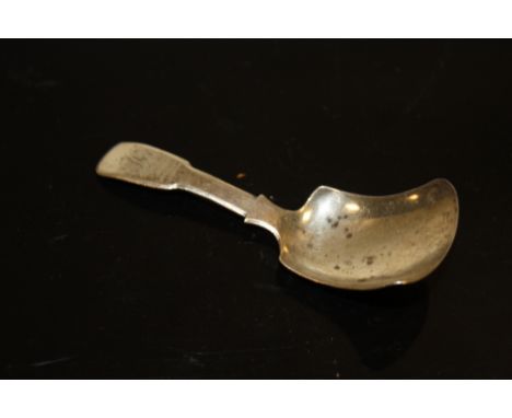 A HALLMARKED SILVER CADDY SPOON BY G UNITE
