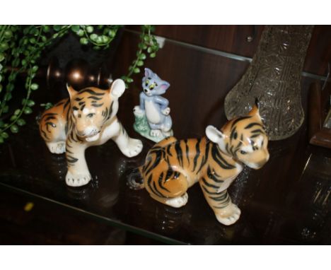 TWO RUSSIAN CERAMIC TIGER CUB FIGURES TOGETHER WITH A WADE TOM FIGURE