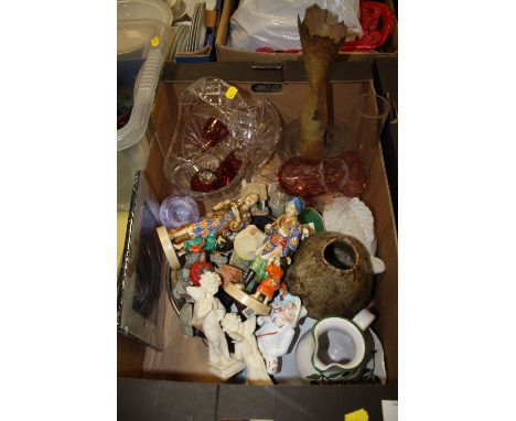 A TRAY OF ASSORTED CERAMICS AND GLASS TO INCLUDE JAPANESE CERAMIC FIGURES, CAITHNESS ETC