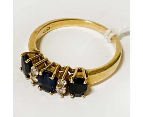 18CT YELLOW GOLD DIAMOND &amp; SAPPHIRE RING - SIZE N