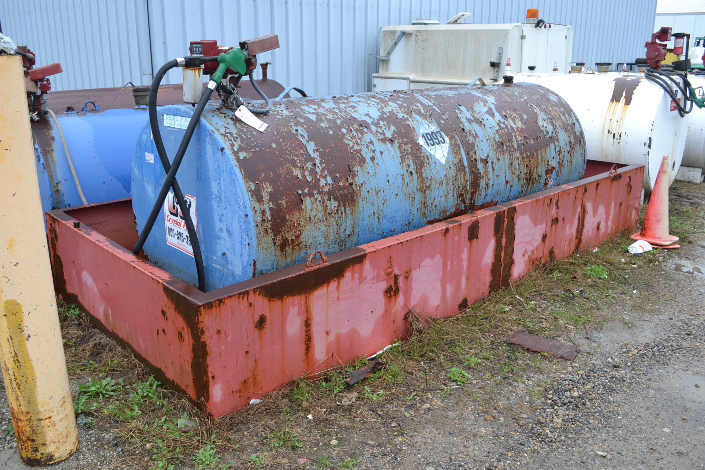FUEL TANK, DIESEL, 1000 GAL, W/ FILL RITE PUMP AND METER, MDL FR701, W