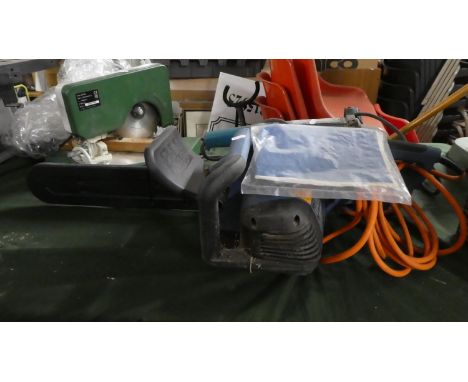 A Workzone Electric Chainsaw Complete with Instruction 