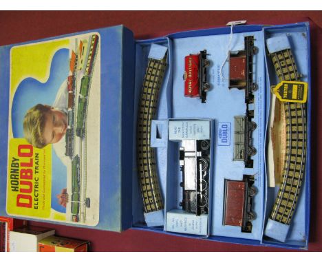 A Hornby Dublo '3 Rail' Electric Train Set, comprising of class N2 0-6-2T  locomotive, R/No 69567, BR black livery, four roll