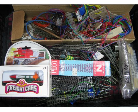 A Quantity of "N" Gauge Points, switches, track mainly by Peco, together with a boxed Bachmann "N" Gauge #71391 52 flat w/mis