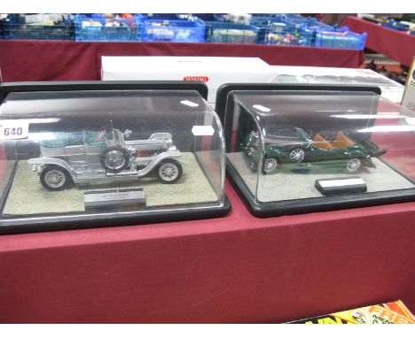 Two Franklin Mint 1:24th Scale Diecast Model Cars, comprising of 1907 Rolls Royce 'The Silver Ghost', 1938 Alvis, both displa