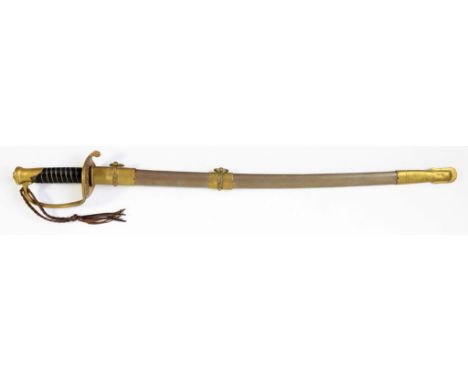 AN EARLY 20TH CENTURY CONTINENTAL DRESS SWORD (POSSIBLY RUSSIAN), THE STEEL SCABBARD WITH BRASS MOUNTS AND WITH BRASS HILT, L