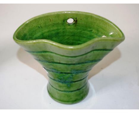 Bosley pottery (SA)  green wall vase marked Bosley ware Mitcham S Australia, height approx 12.5 cm