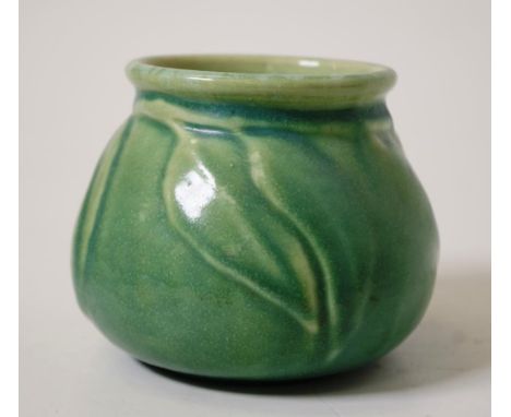 Melrose Ware light green gum leaf vase height approx 7.5cm