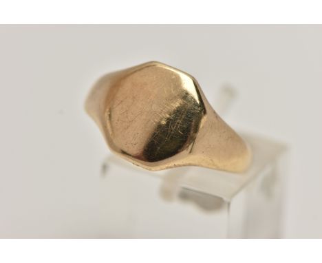 A 9CT GOLD SIGNET RING, polished hexagonal signet, misshapen shank, hallmarked 9ct Birmingham, approximate gross weight 4.8 g
