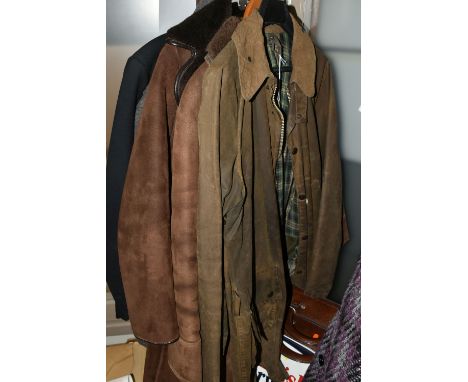 FIVE GENTLEMEN'S JACKETS AND ONE BOX OF ACCESSORIES, to include a vintage green waxed Barbour 'Solway Zipper' jacket with det