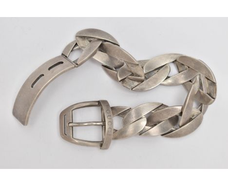 A 'GUCCI' BRACELET, white metal curved curb link bracelet, fitted with a buckle clasp, signed 'Gucci', stamped 925 Swiss cont
