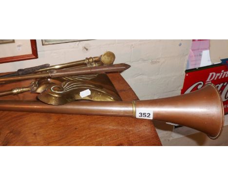Edwardian brass fire tools (3) and a copper coachman's horn