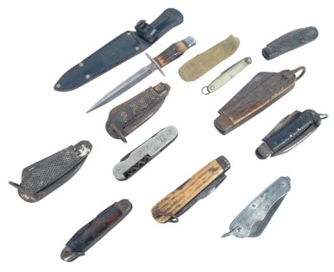A collection of assorted WWI First World War and similar period early 20th century pen / pocket knives. Comprising; a John Pe