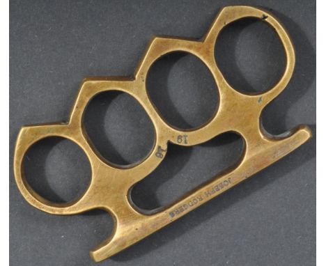 An original WWI First World War 1916 British Army Special Operations Unit knuckleduster / knuckle duster. Heavy brass constru