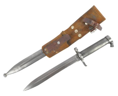 An original WWI First World War period Swedish M1898 pattern rifle bayonet. The bayonet having a hollow pommel with flat lock