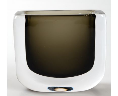 Orrefors-Vase "Sommers", Nils Landberg, 1960er Jahre, Klarglas mit grünem Innenfang, 12,5x13,5x6 cm
