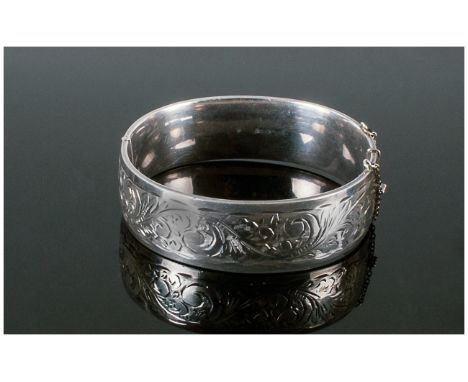 A Vintage Silver Hinged Bangle Hallmarked. 46.1 grams. Excellent condition.