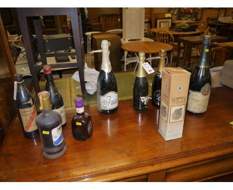 A collection of sparkling and other wines, comprising: 1.5lt bottle of Cremant de Bourgogne 1995; 75cl bottle Lanson Champagn